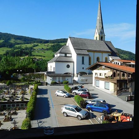 Hotel Kirchenwirt Кирхберг ин Тирол Екстериор снимка