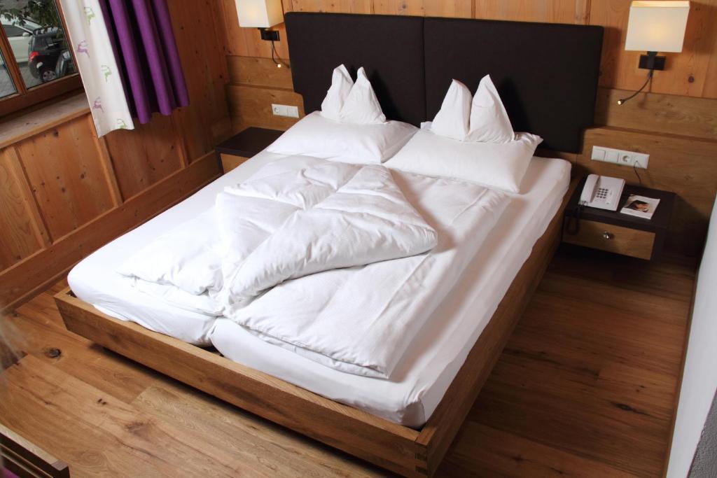 Hotel Kirchenwirt Кирхберг ин Тирол Стая снимка