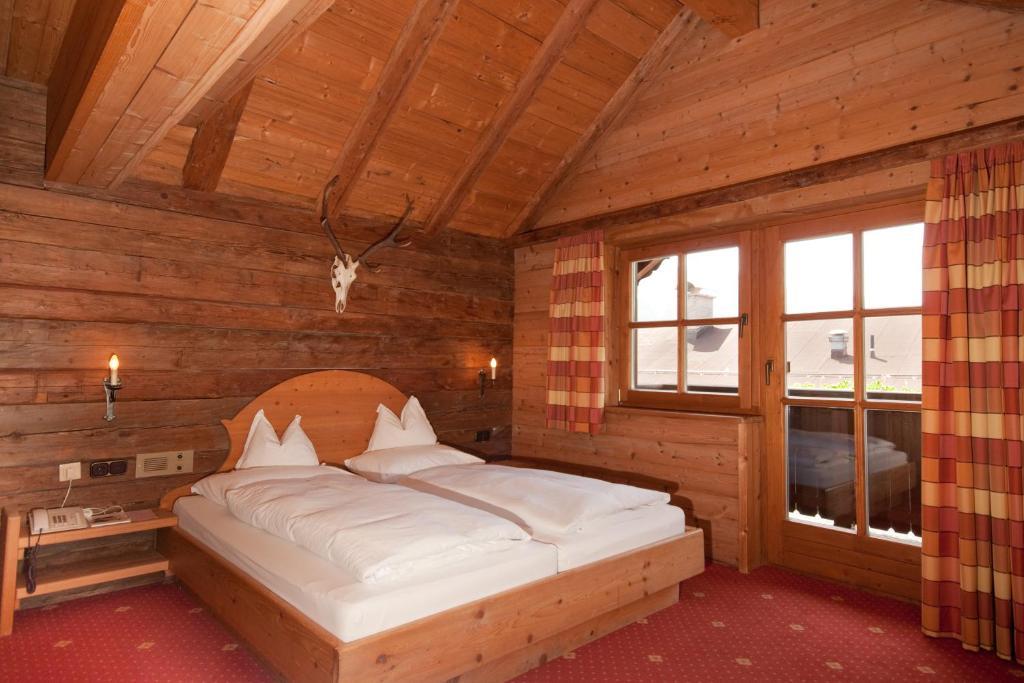Hotel Kirchenwirt Кирхберг ин Тирол Стая снимка