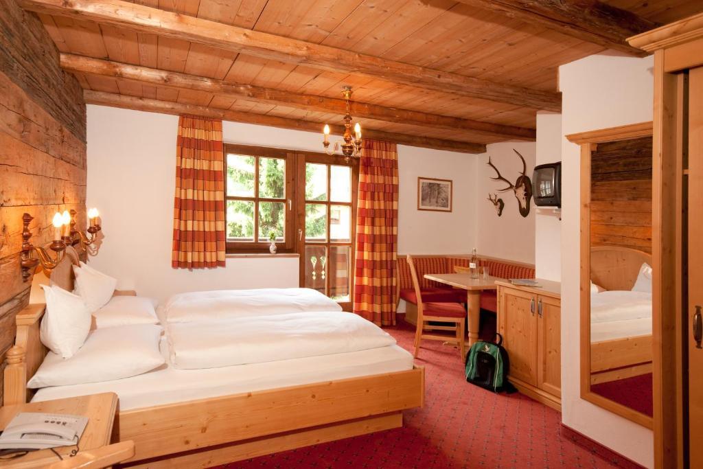Hotel Kirchenwirt Кирхберг ин Тирол Екстериор снимка