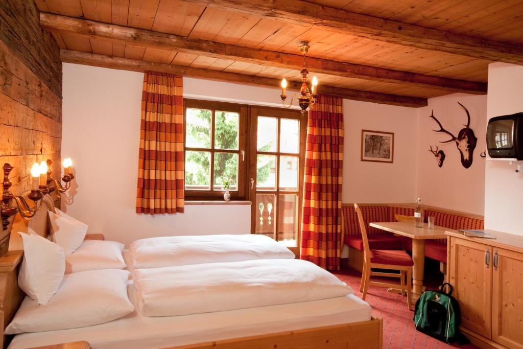 Hotel Kirchenwirt Кирхберг ин Тирол Екстериор снимка