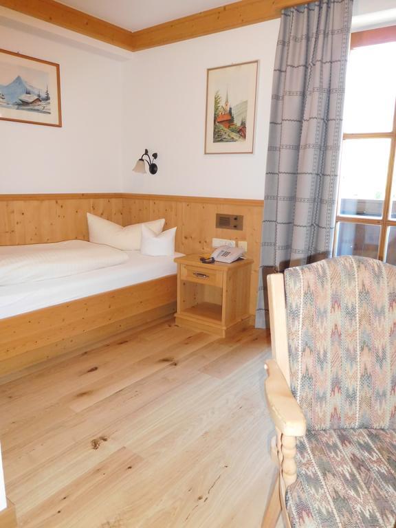 Hotel Kirchenwirt Кирхберг ин Тирол Екстериор снимка